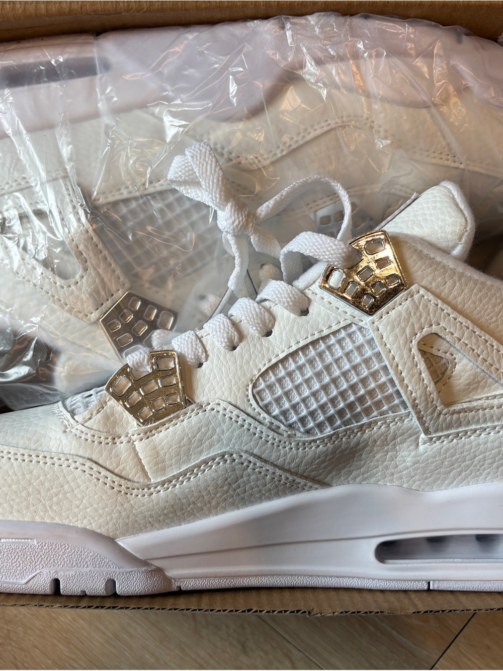 Jordan 4 pure moneys